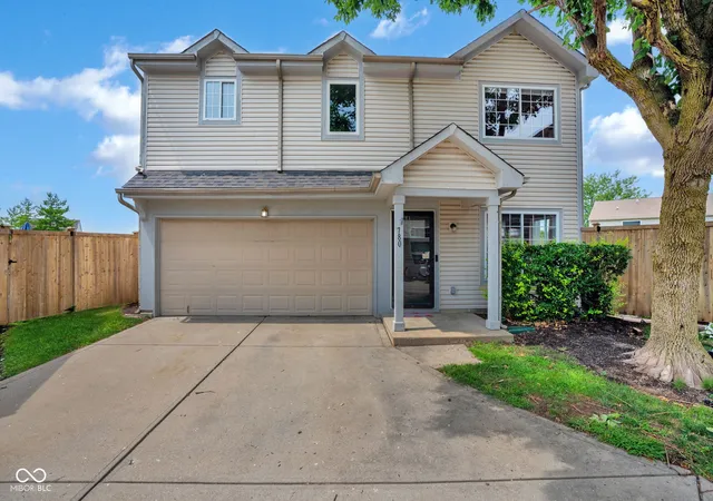 2nd image of 780 Mountain Pine Dr, Greenwood, IN 46143 | MLS# 22120364