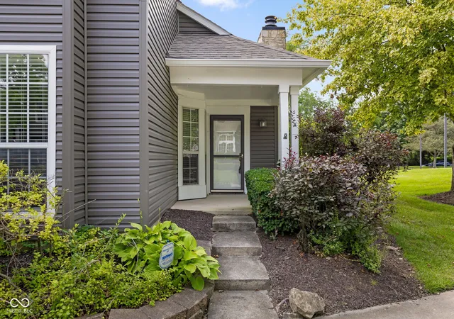 Photo 2 of Condo for sale at 6407 Bayside South Dr, Indianapolis, IN 46250 | MLS# 22120366 | Listing updated on 2026-08-26