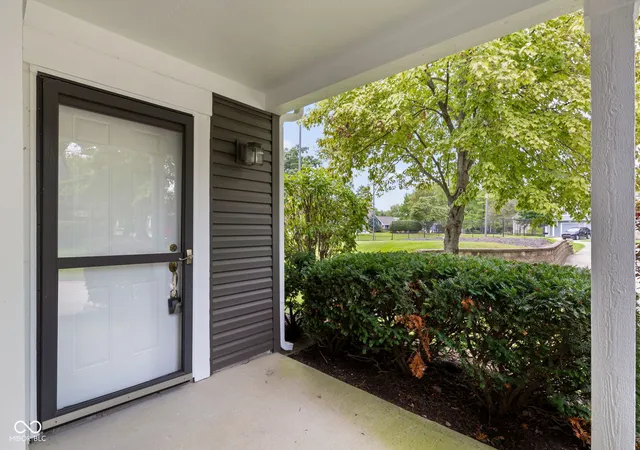 Photo 2 of Condo for sale at 6407 Bayside South Dr, Indianapolis, IN 46250 | MLS# 22120366 | Listing updated on 2026-08-26