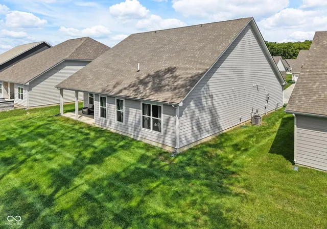 2nd image of 2537 Riviera Pl, Greenwood, IN 46143 | MLS# 22120374