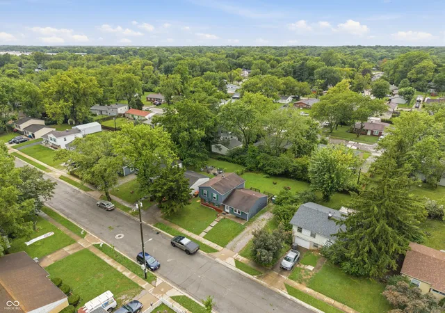 2nd image of 3660 Alsace Dr, Indianapolis, IN 46226 | MLS# 22120384