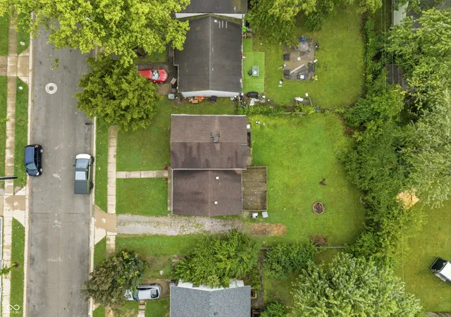 3rd image of 3660 Alsace Dr, Indianapolis, IN 46226 | MLS# 22120384