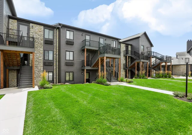 2nd image of 102 Clarendon Dr #508, Noblesville, IN 46062 | MLS# 22120386
