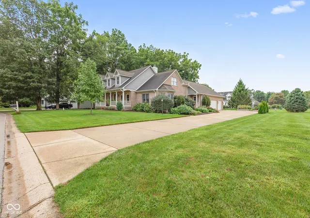 Photo 4 of Single family home for sale at 7721 Shagbark Ct, Brownsburg, IN 46112 | MLS# 22120399 | Listing updated on 2026-09-24
