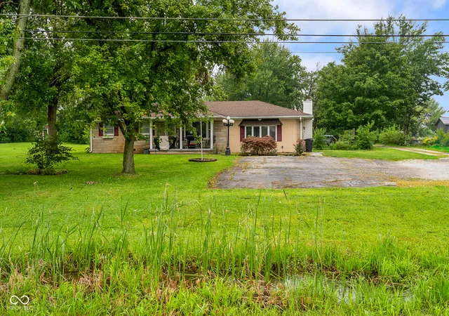 2nd image of 6566 N Us Hwy 31, Whiteland, IN 46184 | MLS# 22120404