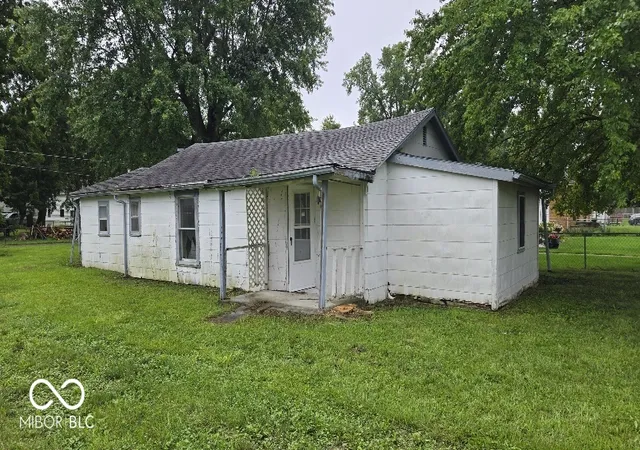 1st image of 1110 Lincoln St, Shelbyville, IN 46176 | MLS# 22120406