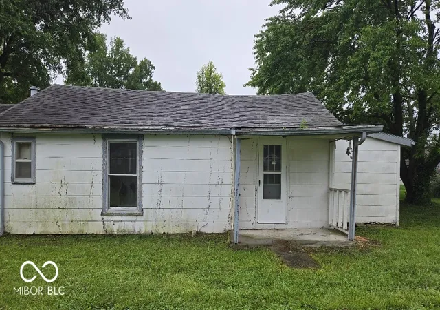 3rd image of 1110 Lincoln St, Shelbyville, IN 46176 | MLS# 22120406