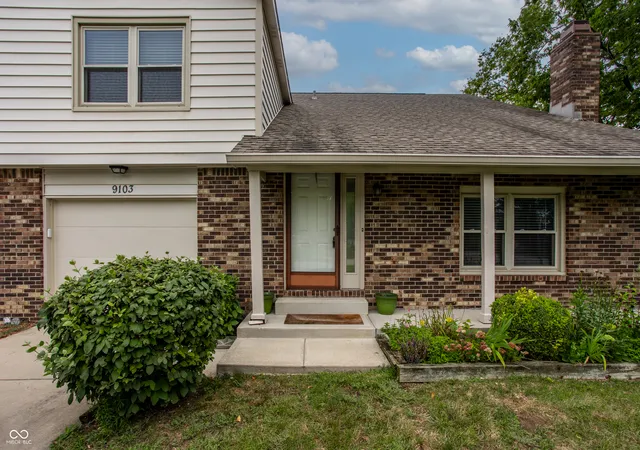 Photo 2 of Condo for sale at 9103 Cinnebar Dr, Indianapolis, IN 46268 | MLS# 22120408 | Listing updated on 2026-10-04