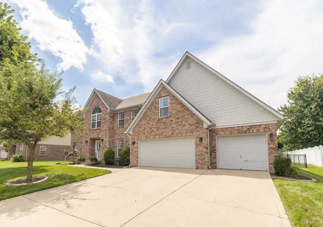 1st image of 1518 Pippin Dr, Greenfield, IN 46140 | MLS# 22120409