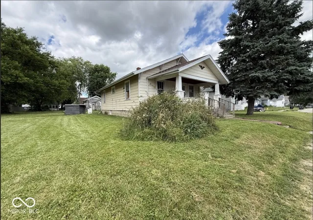 2nd image of 1704 W 9th St, Muncie, IN 47302 | MLS# 22120411
