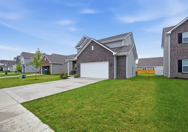 2nd image of 10837 White Fern Wy, Indianapolis, IN 46239 | MLS# 22120414
