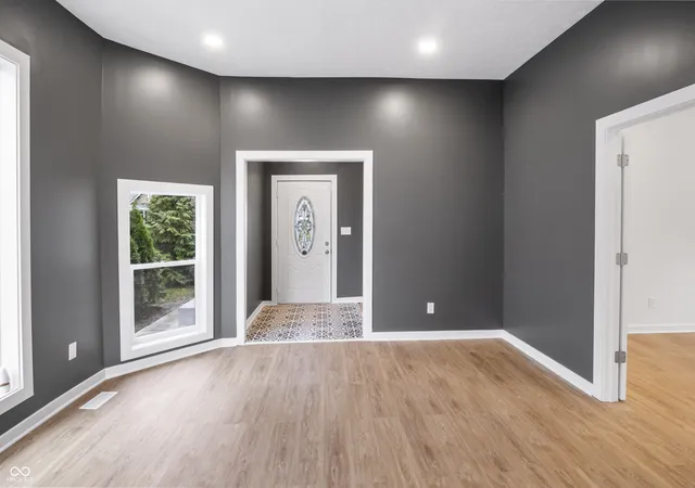 3rd image of 555 N Hamilton Ave, Indianapolis, IN 46201 | MLS# 22120415