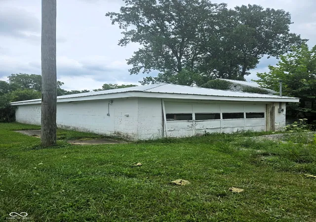 3rd image of 515 N Main St, Cloverdale, IN 46120 | MLS# 22120417
