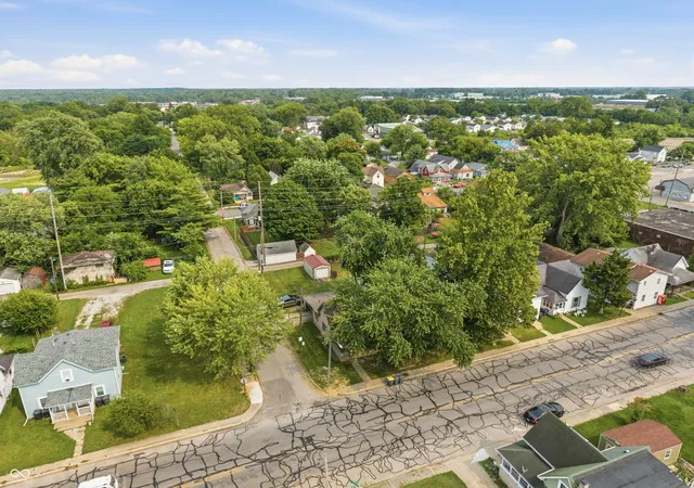 2nd image of 2202 Columbus Ave, Anderson, IN 46016 | MLS# 22120419