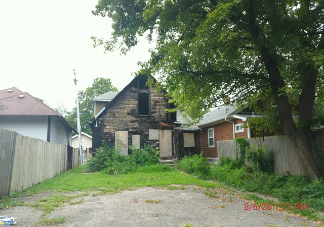 Photo 3 of Single family home for sale at 921 N Oxford St, Indianapolis, IN 46201 | MLS# 22120440 | Listing updated on 2026-09-21