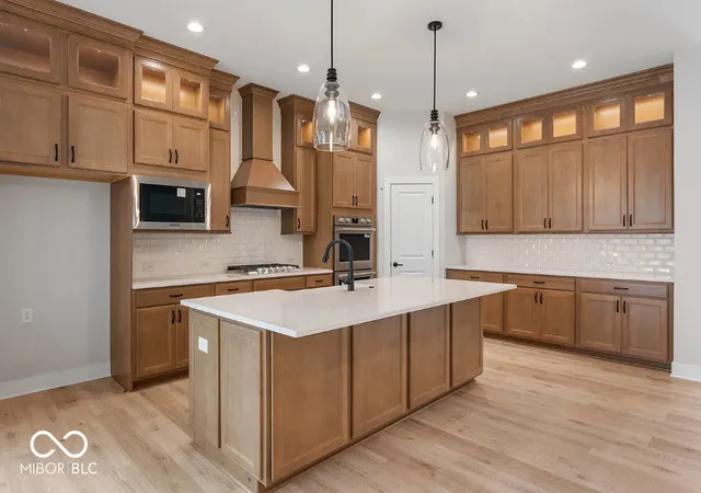 3rd image of 6052 Salisbury St, Zionsville, IN 46077 | MLS# 22120445