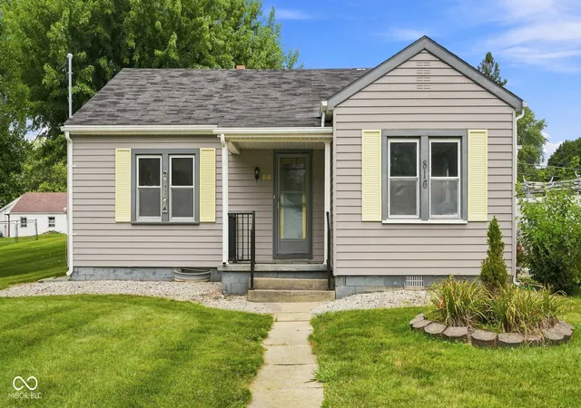 Photo 1 of Single family home for sale at 816 E Sigler St, Frankton, IN 46044 | MLS# 22120452 | Listing updated on 2026-09-18