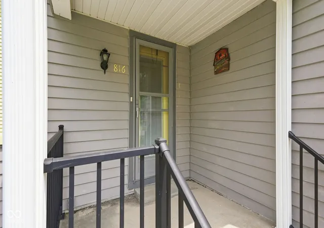 Photo 3 of Single family home for sale at 816 E Sigler St, Frankton, IN 46044 | MLS# 22120452 | Listing updated on 2026-09-18