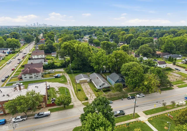 Photo 3 of Sale Pending at 317 W 42nd Street, Indianapolis, IN 46208 | MLS# 22120455 | Listing updated on 2026-09-08