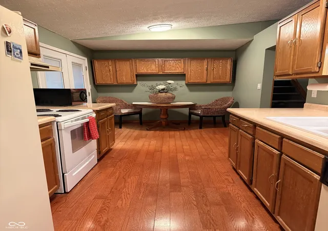 Photo 3 of Sale Pending at 1429 Leblanc Ct, Franklin, IN 46131 | MLS# 22120456 | Listing updated on 2026-08-29