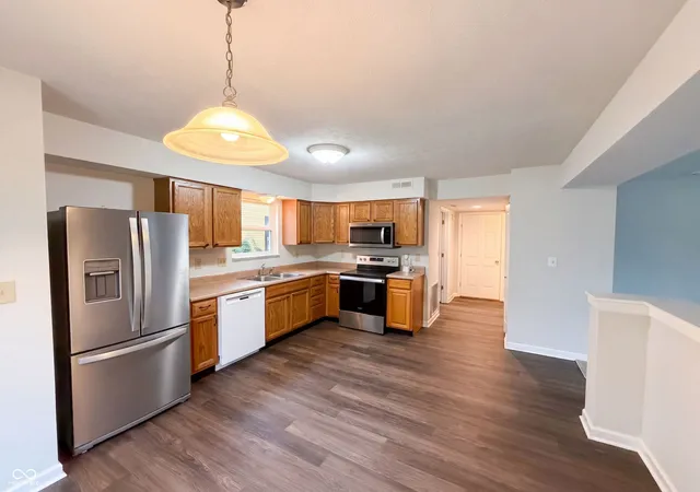 2nd image of 1349 Fiesta Dr, Franklin, IN 46131 | MLS# 22120462
