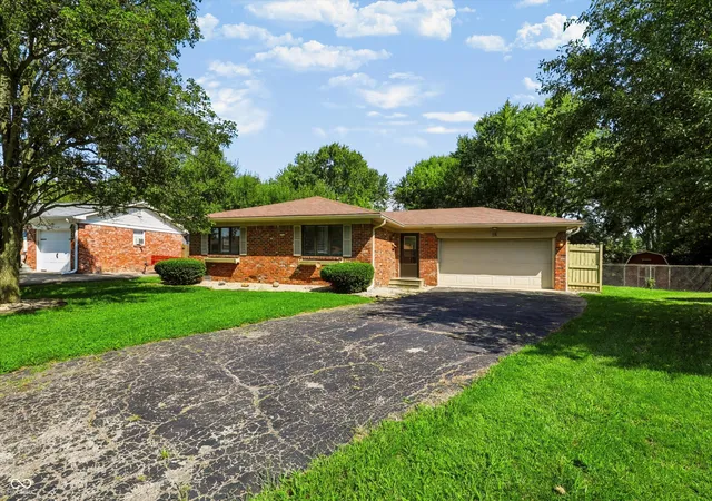 Photo 2 of Sale Pending at 18 Roderick Ct, Beech Grove, IN 46107 | MLS# 22120475 | Listing updated on 2026-08-31