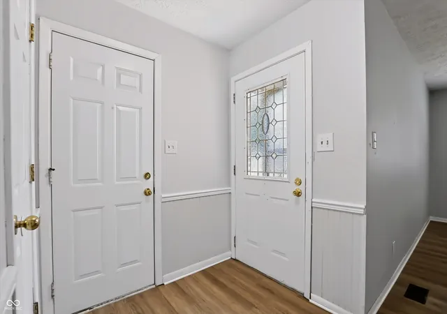 Photo 4 of Sale Pending at 18 Roderick Ct, Beech Grove, IN 46107 | MLS# 22120475 | Listing updated on 2026-08-31