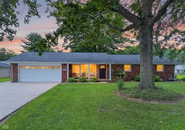 Photo 1 of Single family home for sale at 819 Greenbriar Dr, Seymour, IN 47274 | MLS# 22120476 | Listing updated on 2026-08-29