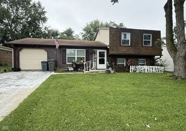 Photo 1 of Single family home for sale at 5619 Somers Dr, Indianapolis, IN 46237 | MLS# 22120493 | Listing updated on 2026-08-25