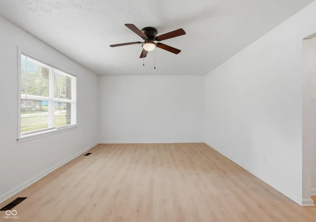 5th image of 34 Rohn Rd, Mooresville, IN 46158 | MLS# 22120494