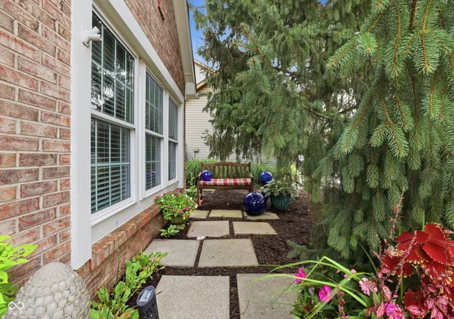Photo 4 of Single family home for sale at 7020 Antelope Blvd, Indianapolis, IN 46278 | MLS# 22120496 | Listing updated on 2026-09-25