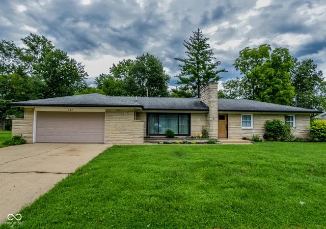 1st image of 327 Brookside Ln, Plainfield, IN 46168 | MLS# 22120501