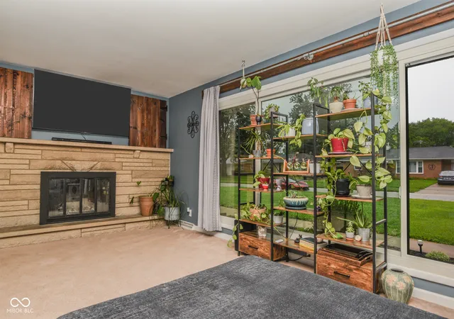 3rd image of 327 Brookside Ln, Plainfield, IN 46168 | MLS# 22120501