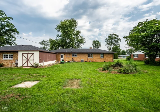 Photo 33 of Single family home for sale at 1015 Elizabeth Ln, Terre Haute, IN 47802 | MLS# 22120502 | Listing updated on 2026-08-29