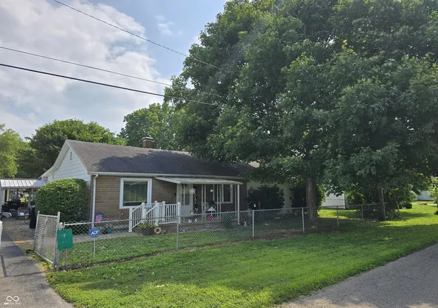 2nd image of 1121 W Washington Ave, Shelbyville, IN 46176 | MLS# 22120510