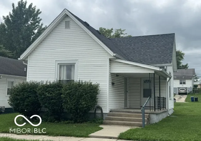 1st image of 933 Shelby St, Shelbyville, IN 46176 | MLS# 22120517