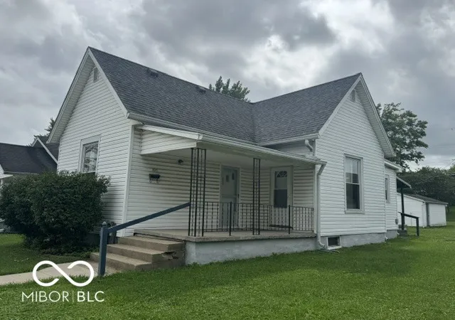 2nd image of 933 Shelby St, Shelbyville, IN 46176 | MLS# 22120517