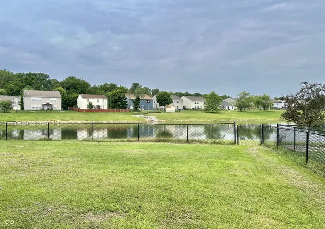 4th image of 5502 Floating Leaf Dr, Indianapolis, IN 46237 | MLS# 22120522