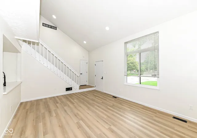4th image of 355 E Saint Clair St, Indianapolis, IN 46202 | MLS# 22120524