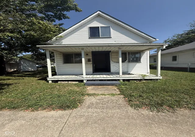 1st image of 116 N Vine St, Shelbyville, IN 46176 | MLS# 22120543