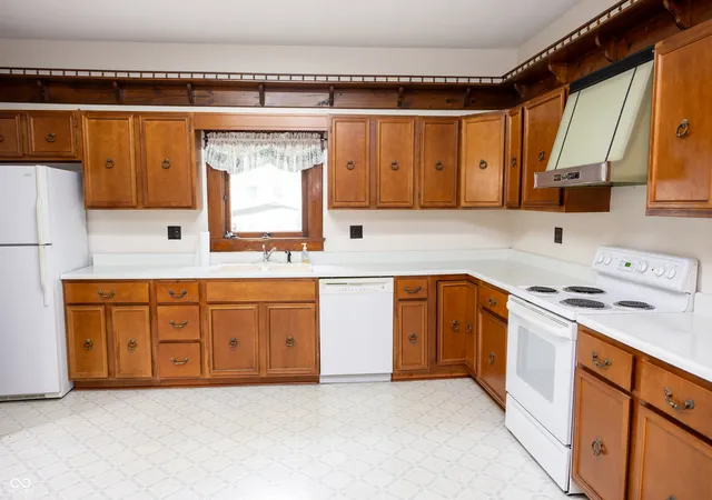 Photo 4 of Single family home for sale at 111 N Grant Ave, Crawfordsville, IN 47933 | MLS# 22120544 | Listing updated on 2026-08-25