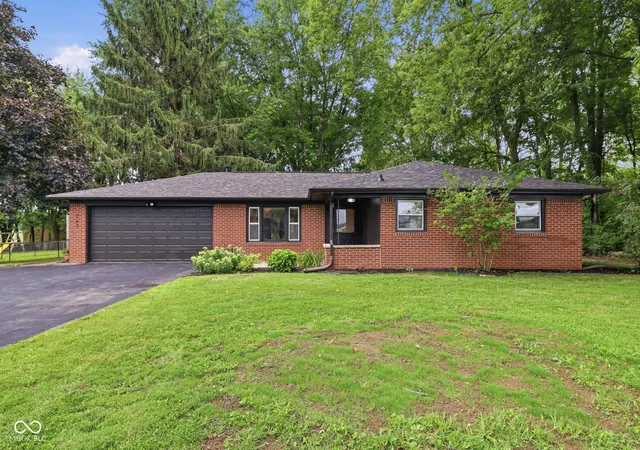 Photo 3 of Sale Pending at 763 E 400 North, Greenfield, IN 46140 | MLS# 22120551 | Listing updated on 2026-10-01