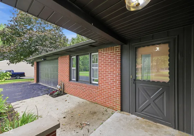 Photo 3 of Sale Pending at 763 E 400 North, Greenfield, IN 46140 | MLS# 22120551 | Listing updated on 2026-10-01