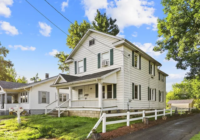 Photo 2 of Single family home for sale at 317 W Thompson St, Sullivan, IN 47882 | MLS# 22120558 | Listing updated on 2026-08-20