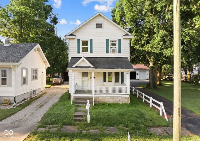 Photo 2 of Single family home for sale at 317 W Thompson St, Sullivan, IN 47882 | MLS# 22120558 | Listing updated on 2026-08-20