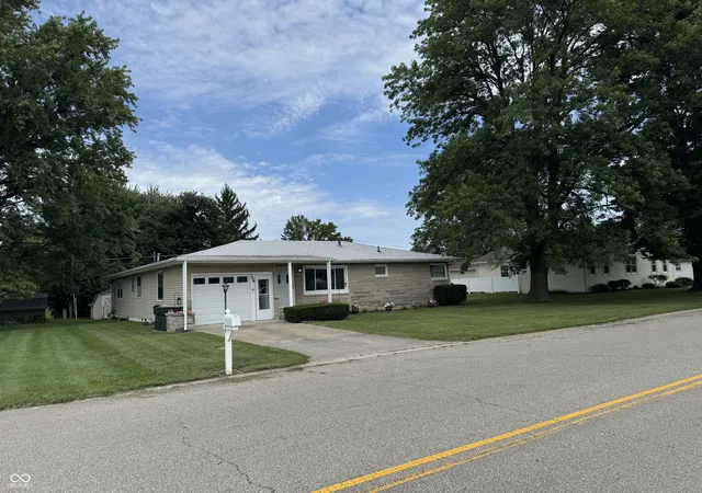 2nd image of 206 E 5th St, Greensburg, IN 47240 | MLS# 22120565