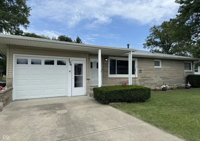 3rd image of 206 E 5Th St, Greensburg, IN 47240 | MLS# 22120565