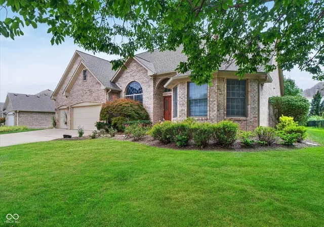2nd image of 4365 W Woodbridge Ln, New Palestine, IN 46163 | MLS# 22120566