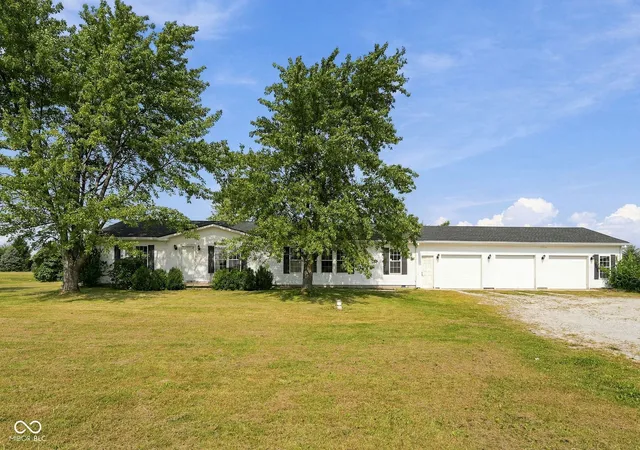 Photo 2 of Sale Pending at 8444 W 500 South, Lapel, IN 46051 | MLS# 22120573 | Listing updated on 2026-09-20