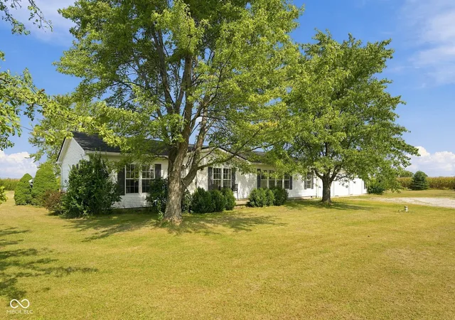 Photo 3 of Sale Pending at 8444 W 500 South, Lapel, IN 46051 | MLS# 22120573 | Listing updated on 2026-09-20